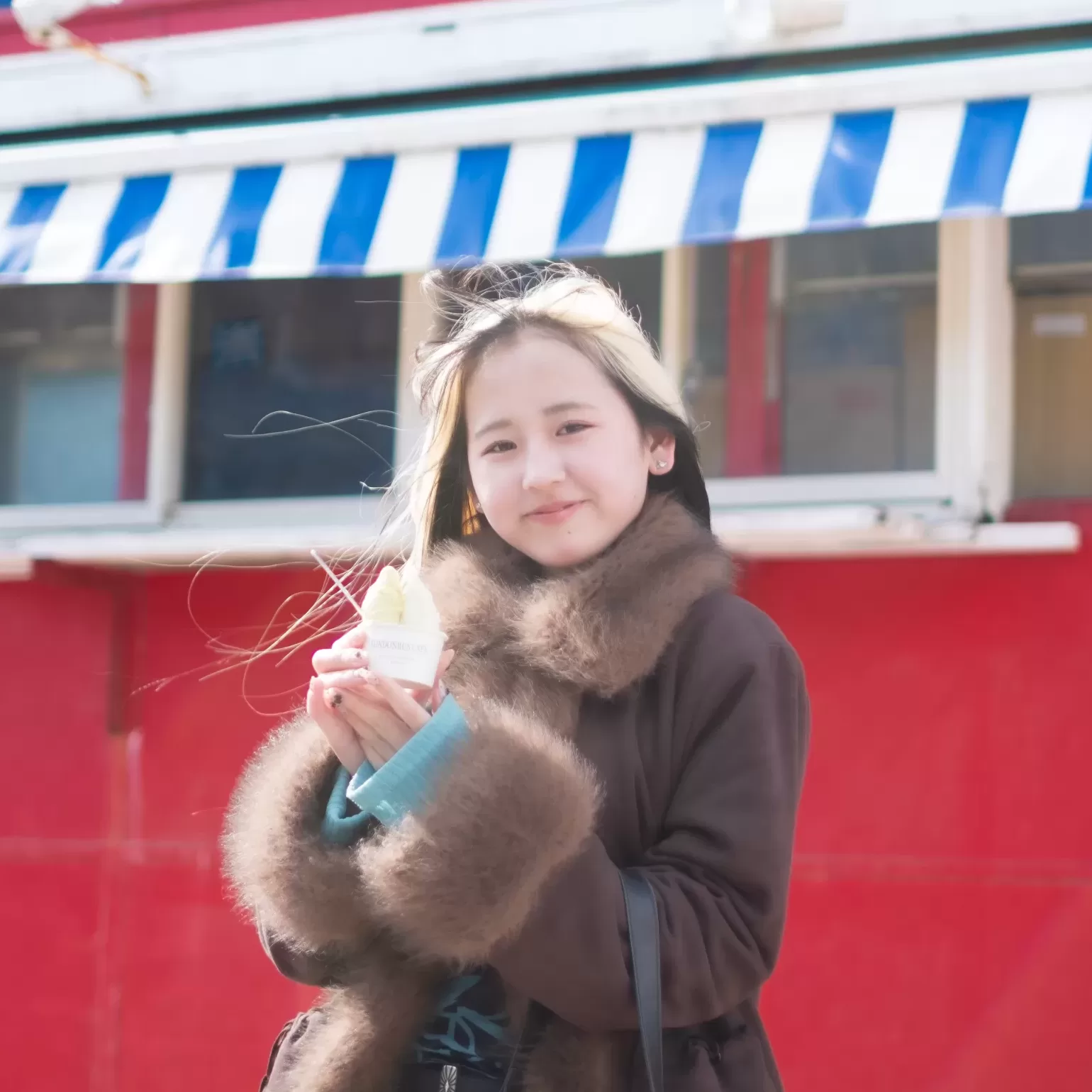 糸島赤いバスジェラートのポートレート