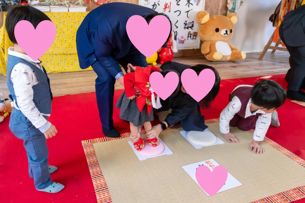 飯盛神社のお餅踏み