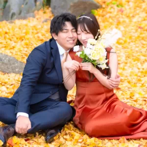 舞鶴公園ウェディングフォト　イチョウ絨毯